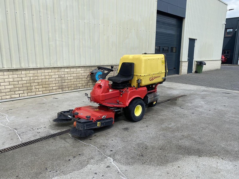 Gianni ferrari PG180, veegmachine - Utcaseprő gép: 2 kép. Gianni ferrari PG180, veegmachine - Utcaseprő gép: 2 kép.