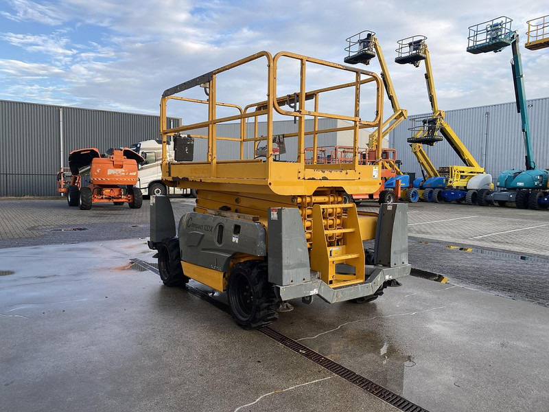 Haulotte Compact 12DX, Schaar hoogwerker, 4X4 Diesel - Emelő: 3 kép. Haulotte Compact 12DX, Schaar hoogwerker, 4X4 Diesel - Emelő: 3 kép.