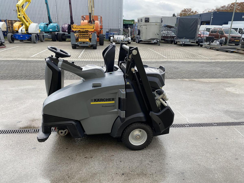 Kärcher KM 105/110 R Bp, Veegmachine, hoogkieper - Utcaseprő gép: 5 kép. Kärcher KM 105/110 R Bp, Veegmachine, hoogkieper - Utcaseprő gép: 5 kép.