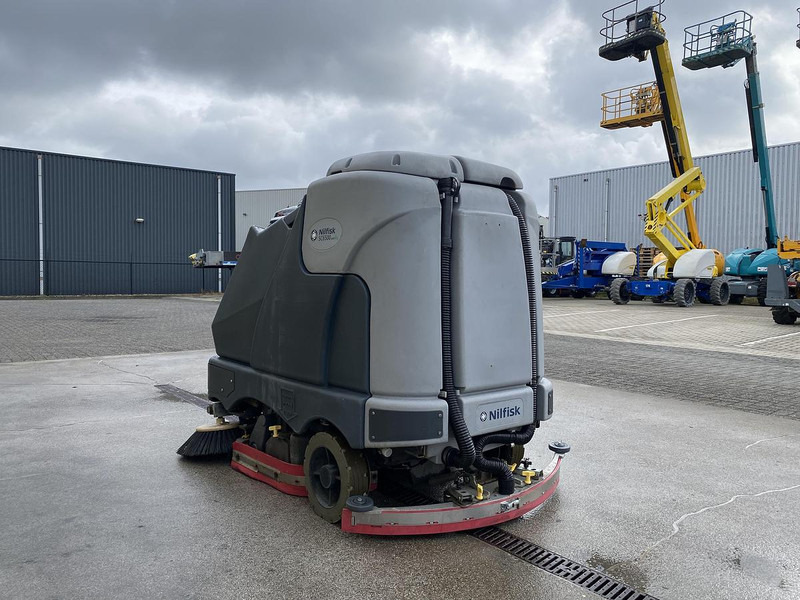 Nilfisk SC6500 1100C, Veeg- Schrobmachine - Súrológép: 4 kép. Nilfisk SC6500 1100C, Veeg- Schrobmachine - Súrológép: 4 kép.