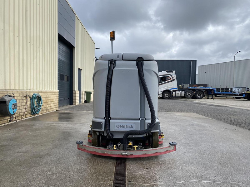 Nilfisk SC6500 1300C, Veeg- Schrobmachine - Súrológép: 3 kép. Nilfisk SC6500 1300C, Veeg- Schrobmachine - Súrológép: 3 kép.