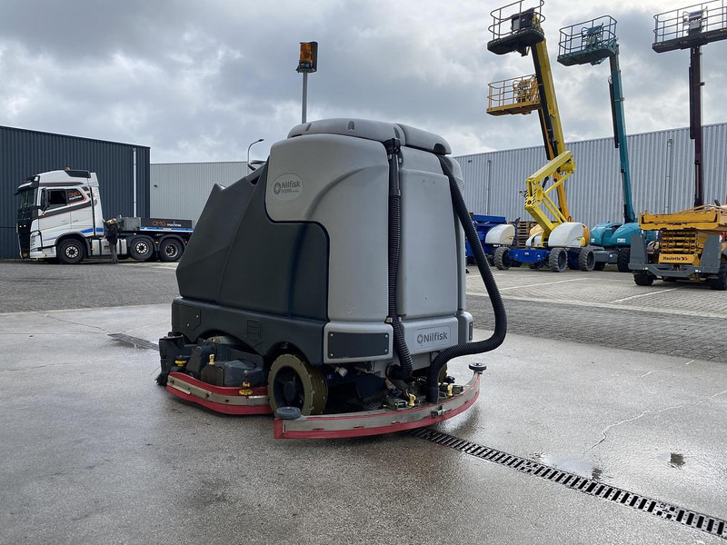 Nilfisk SC6500 1300C, Veeg- Schrobmachine - Súrológép: 4 kép. Nilfisk SC6500 1300C, Veeg- Schrobmachine - Súrológép: 4 kép.