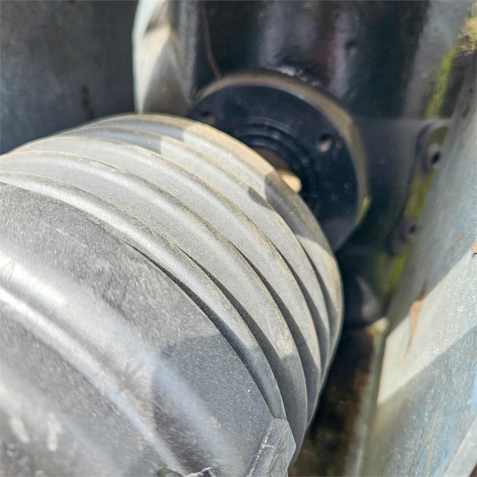 Talajmaró ABC 4000R: 11 kép. Talajmaró ABC 4000R: 11 kép.