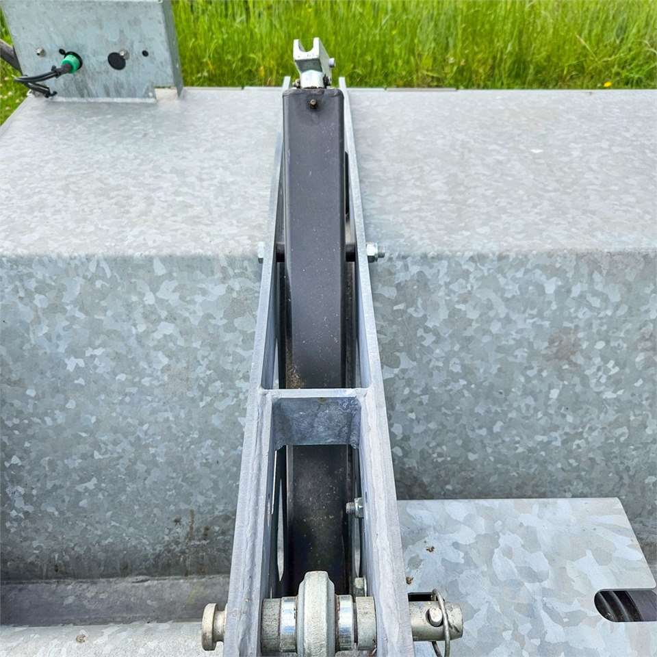 Talajmaró ABC 4000R: 17 kép. Talajmaró ABC 4000R: 17 kép.