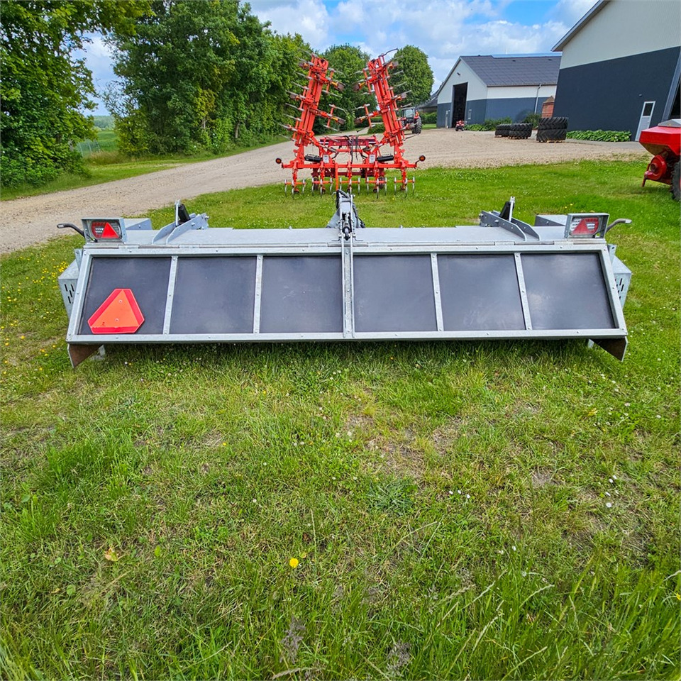 Talajmaró ABC 4000R: 6 kép. Talajmaró ABC 4000R: 6 kép.