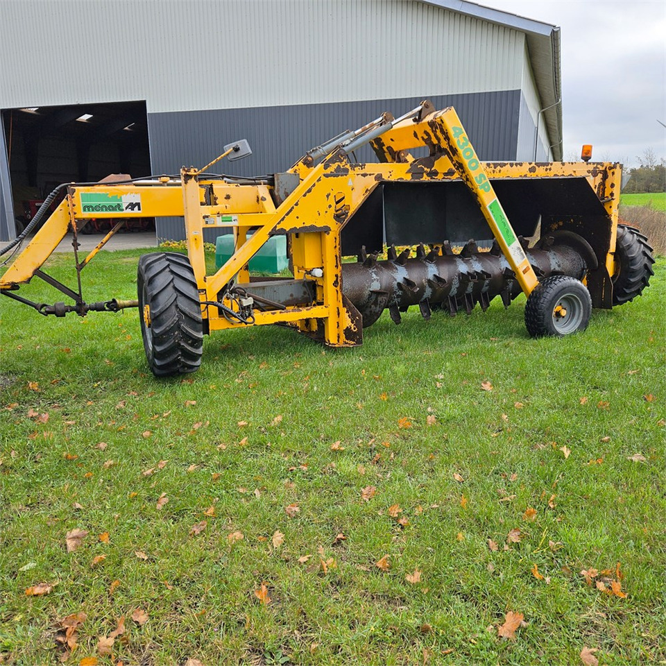 ABC 4300 SP - Műtrágyaszóró gép: 2 kép. ABC 4300 SP - Műtrágyaszóró gép: 2 kép.