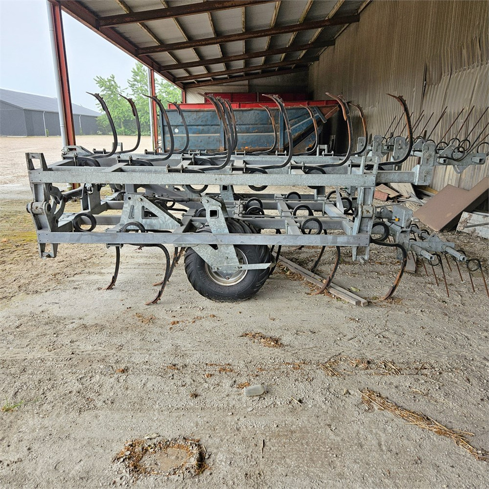 ABC 4700HA - Kultivátor: 4 kép. ABC 4700HA - Kultivátor: 4 kép.