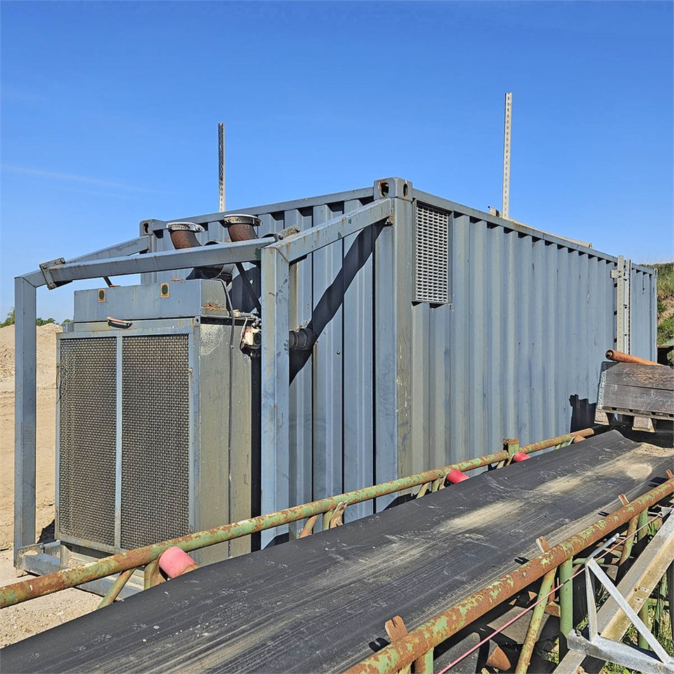 ABC Cummins diesel generator - Áramfejlesztő: 3 kép. ABC Cummins diesel generator - Áramfejlesztő: 3 kép.