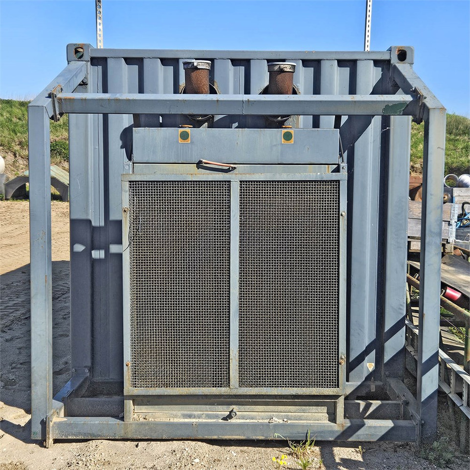 ABC Cummins diesel generator - Áramfejlesztő: 2 kép. ABC Cummins diesel generator - Áramfejlesztő: 2 kép.