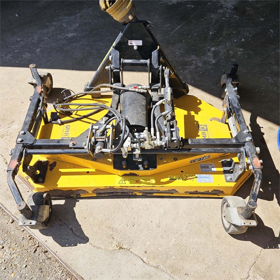 ABC FR1300LM - Kerti fűkasza: 2 kép. ABC FR1300LM - Kerti fűkasza: 2 kép.