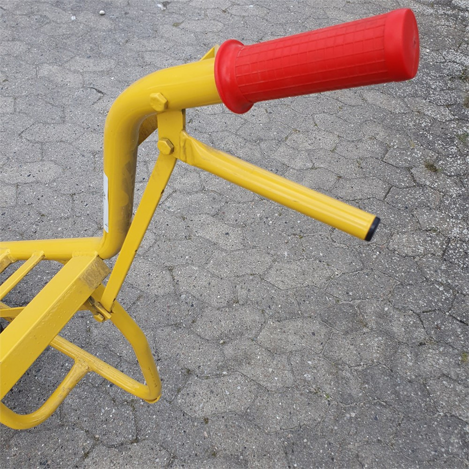 ABC Lifter - Kézi raklapemelő: 3 kép. ABC Lifter - Kézi raklapemelő: 3 kép.