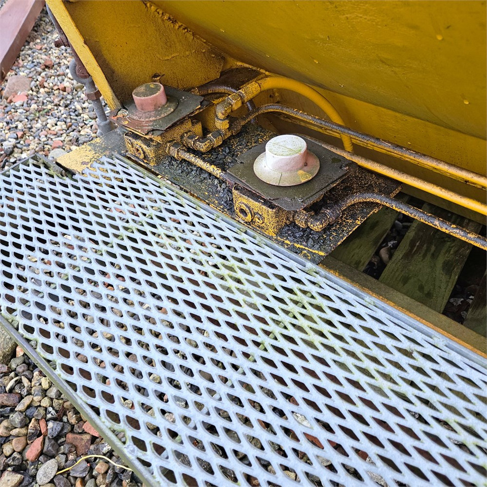 Homok-/ Sószóró ABC Saltspreder: 8 kép. Homok-/ Sószóró ABC Saltspreder: 8 kép.