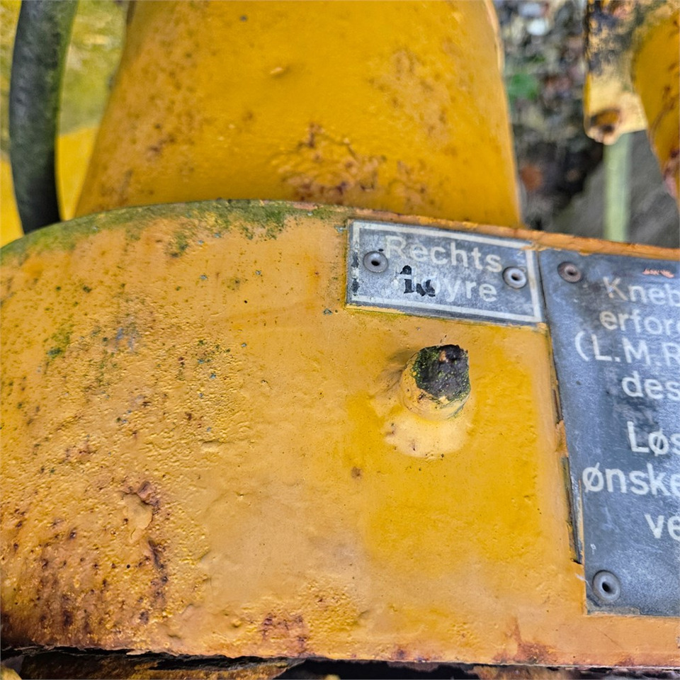 Homok-/ Sószóró ABC Saltspreder: 16 kép. Homok-/ Sószóró ABC Saltspreder: 16 kép.