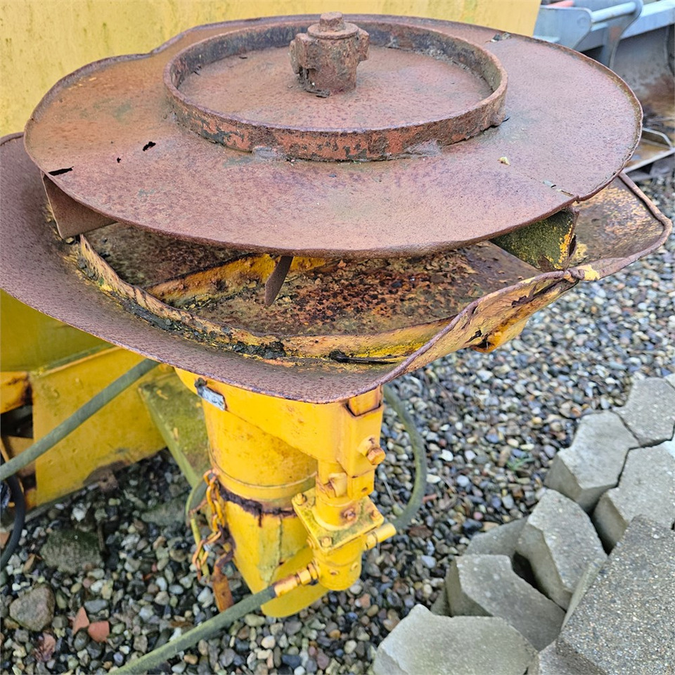 Homok-/ Sószóró ABC Saltspreder: 7 kép. Homok-/ Sószóró ABC Saltspreder: 7 kép.