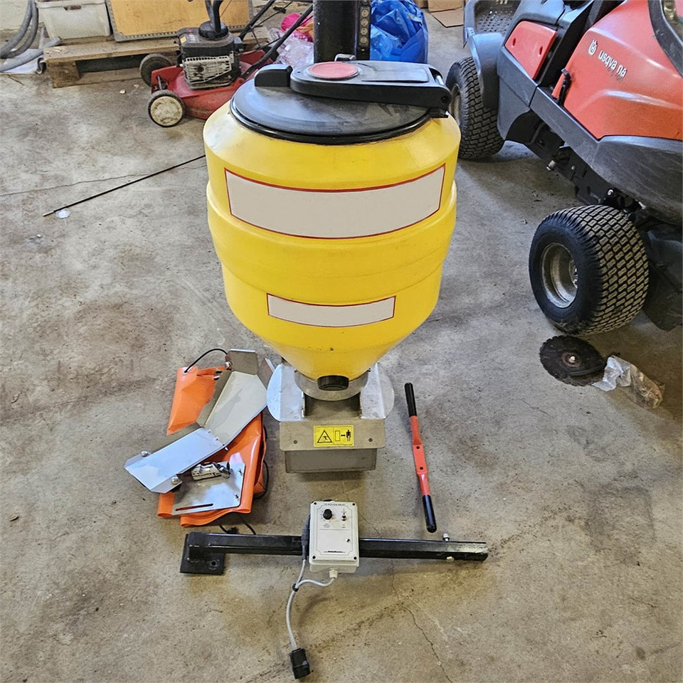ABC TECHNIK-PLUS Winter-Profi - Homok-/ Sószóró: 1 kép. ABC TECHNIK-PLUS Winter-Profi - Homok-/ Sószóró: 1 kép.