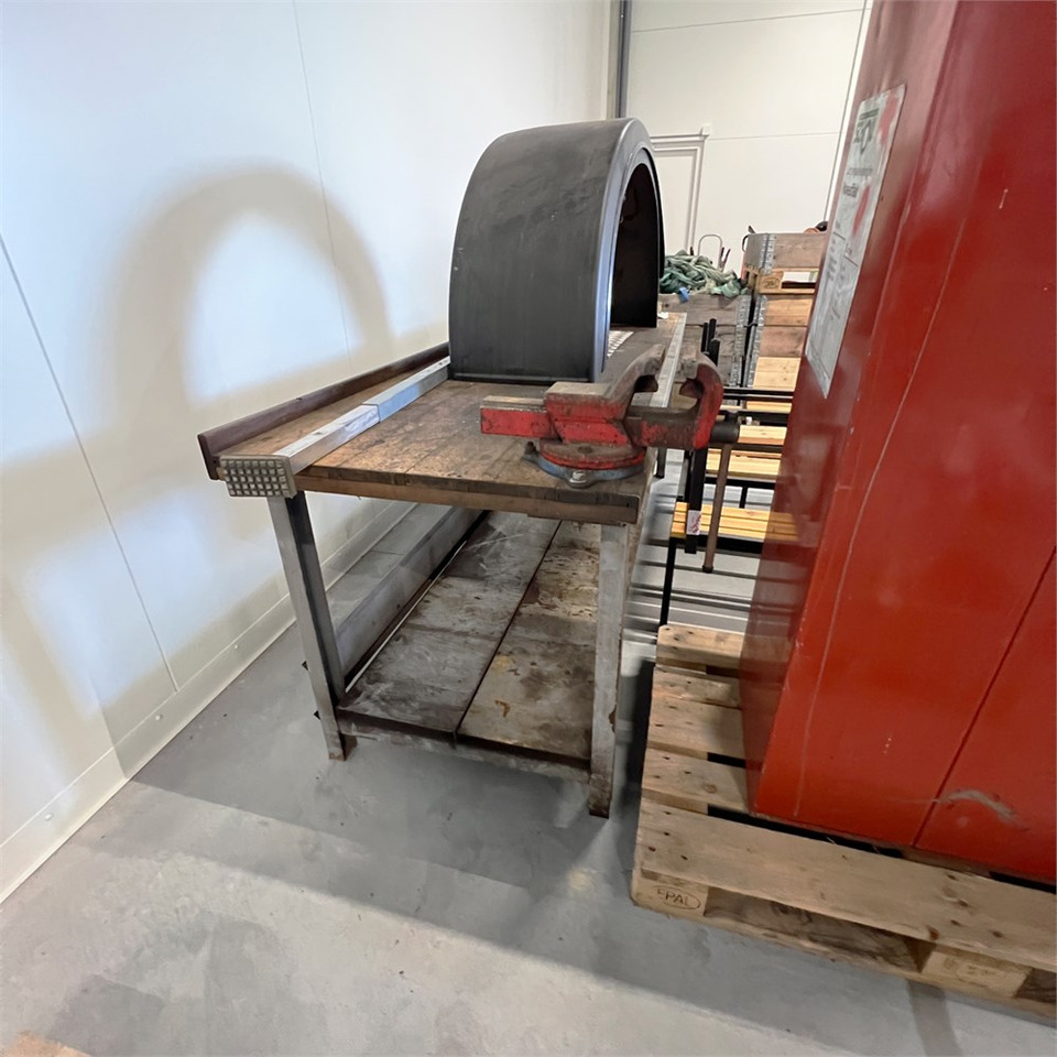 ABC Tools and workshop equipment / Værktøj og værkstedsudstyr. - Garázs felszerelés: 5 kép. ABC Tools and workshop equipment / Værktøj og værkstedsudstyr. - Garázs felszerelés: 5 kép.