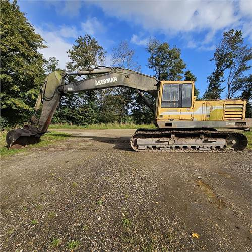 Åkerman EC300 - Lánctalpas kotró: 2 kép. Åkerman EC300 - Lánctalpas kotró: 2 kép.