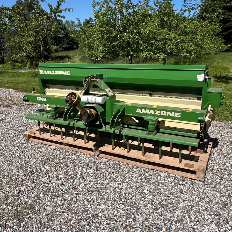 Amazone GNK S25 - Vetőgép: 3 kép. Amazone GNK S25 - Vetőgép: 3 kép.