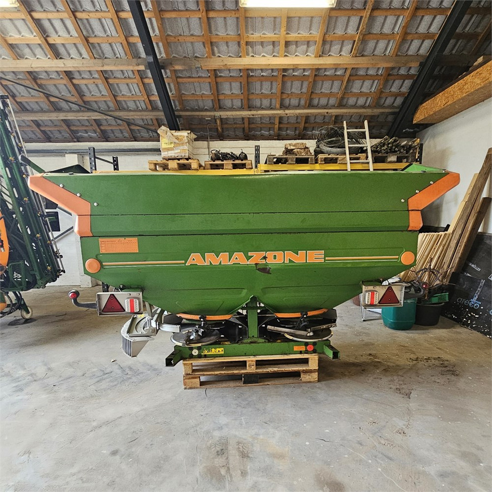 Amazone ZA-M 1500 - Műtrágyaszóró gép: 2 kép. Amazone ZA-M 1500 - Műtrágyaszóró gép: 2 kép.