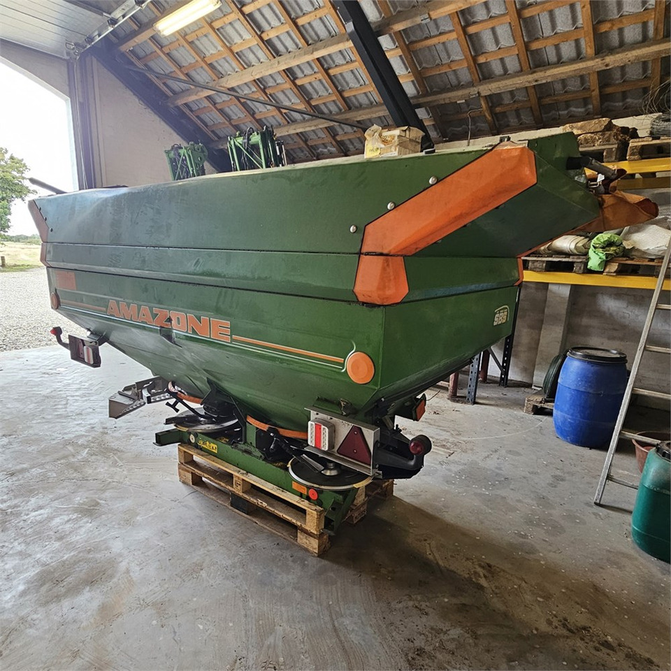 Amazone ZA-M 1500 - Műtrágyaszóró gép: 3 kép. Amazone ZA-M 1500 - Műtrágyaszóró gép: 3 kép.