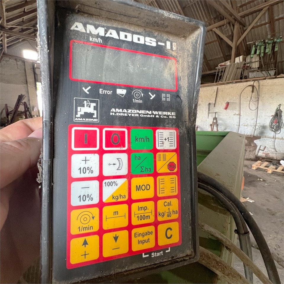 Műtrágyaszóró gép Amazone ZA-M Max: 6 kép. Műtrágyaszóró gép Amazone ZA-M Max: 6 kép.