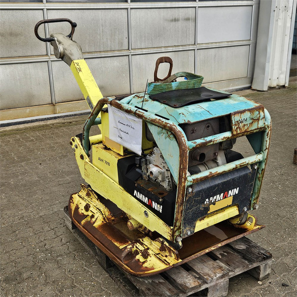 Ammann AVH 7010 - Lapvibrátor: 5 kép. Ammann AVH 7010 - Lapvibrátor: 5 kép.