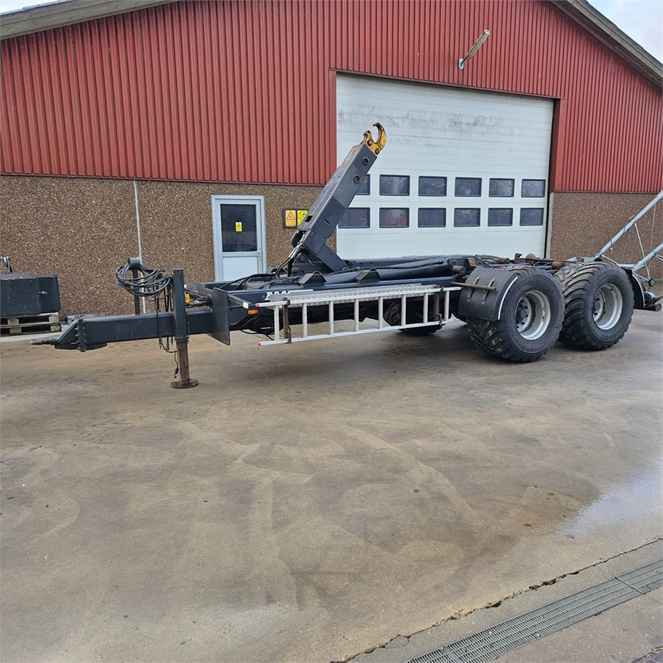 BS 22,5 ton - Multiliftes/ Konténerszállító pótkocsi: 1 kép. BS 22,5 ton - Multiliftes/ Konténerszállító pótkocsi: 1 kép.