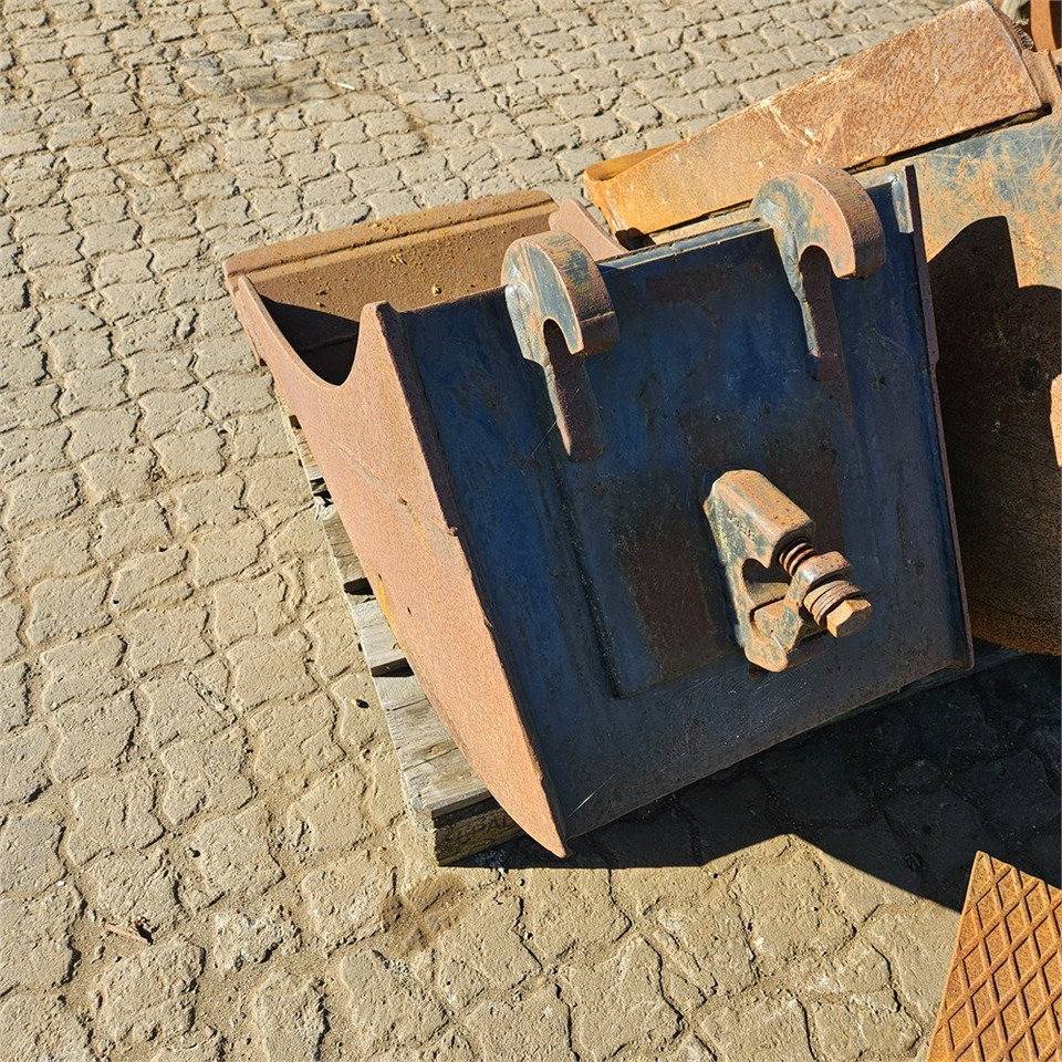 Beco Skovle - Kotró kanál - Építőipari gépek: 3 kép. Beco Skovle - Kotró kanál - Építőipari gépek: 3 kép.