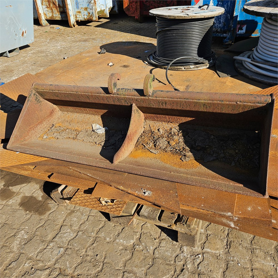 Beco Skovle - Kotró kanál - Építőipari gépek: 4 kép. Beco Skovle - Kotró kanál - Építőipari gépek: 4 kép.