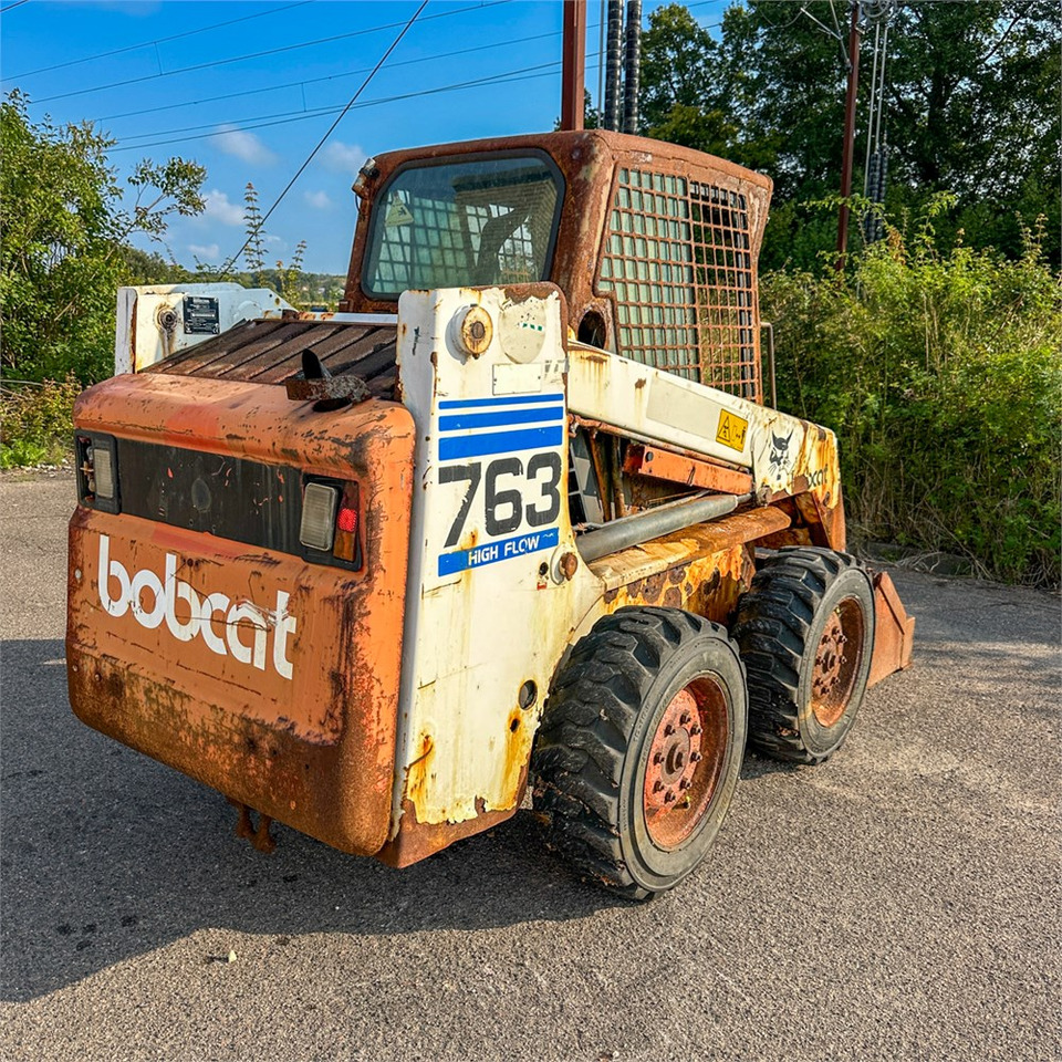 Bobcat 763 H - Mini homlokrakodó: 5 kép. Bobcat 763 H - Mini homlokrakodó: 5 kép.