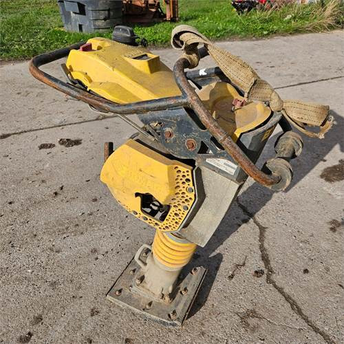 Bomag BT 60 - Döngölőgép: 1 kép. Bomag BT 60 - Döngölőgép: 1 kép.
