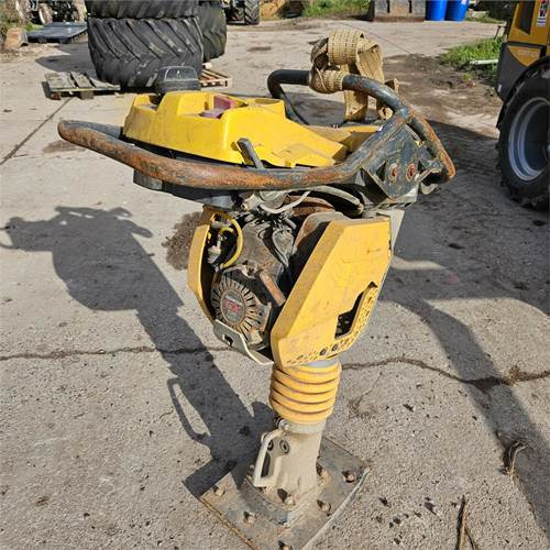Bomag BT 60 - Döngölőgép: 2 kép. Bomag BT 60 - Döngölőgép: 2 kép.
