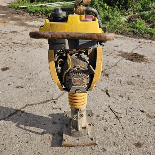 Bomag BT 60 - Döngölőgép: 3 kép. Bomag BT 60 - Döngölőgép: 3 kép.