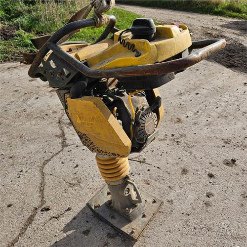 Bomag BT 60 - Döngölőgép: 4 kép. Bomag BT 60 - Döngölőgép: 4 kép.