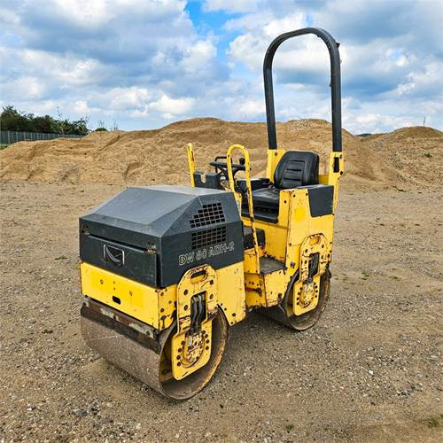 Bomag BW 80 ADH-2 - Úthenger: 1 kép. Bomag BW 80 ADH-2 - Úthenger: 1 kép.