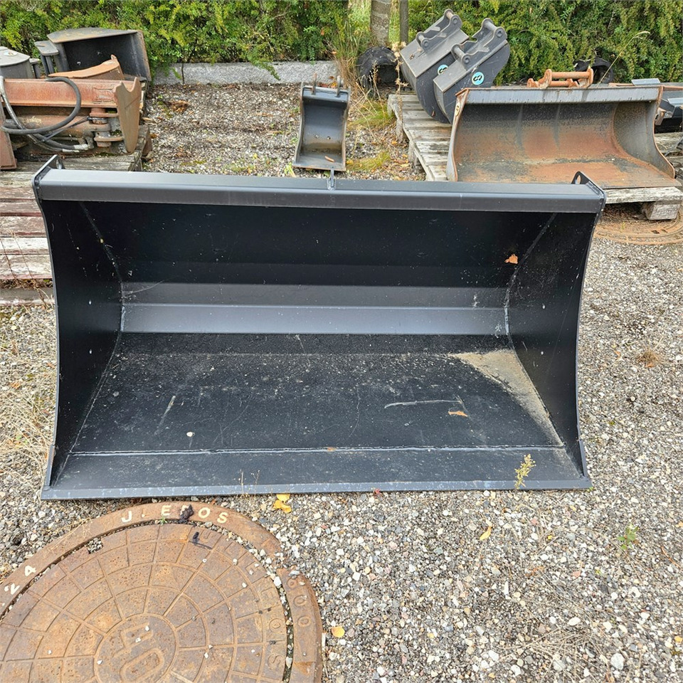 CP 150 cm - Rakodókanál: 3 kép. CP 150 cm - Rakodókanál: 3 kép.