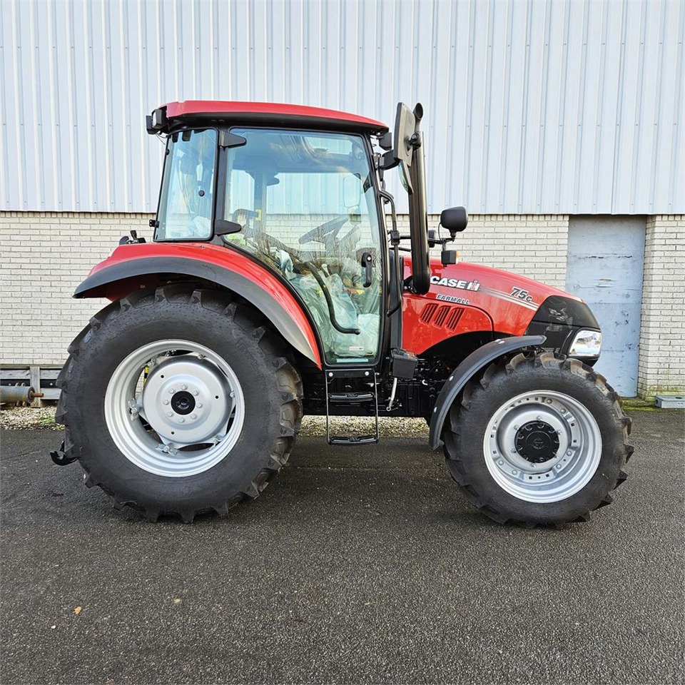 Case 75C Farmall - Traktor: 3 kép. Case 75C Farmall - Traktor: 3 kép.
