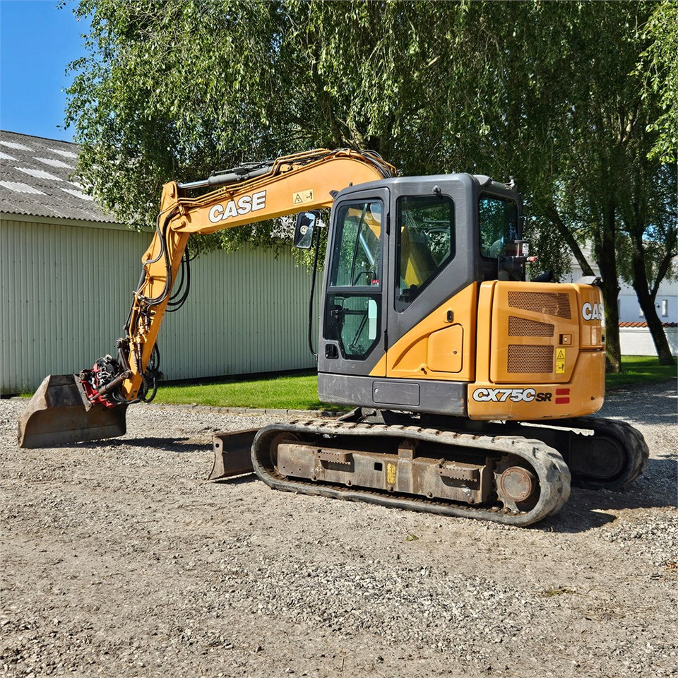 Case CX75C SR - Minikotró: 1 kép. Case CX75C SR - Minikotró: 1 kép.