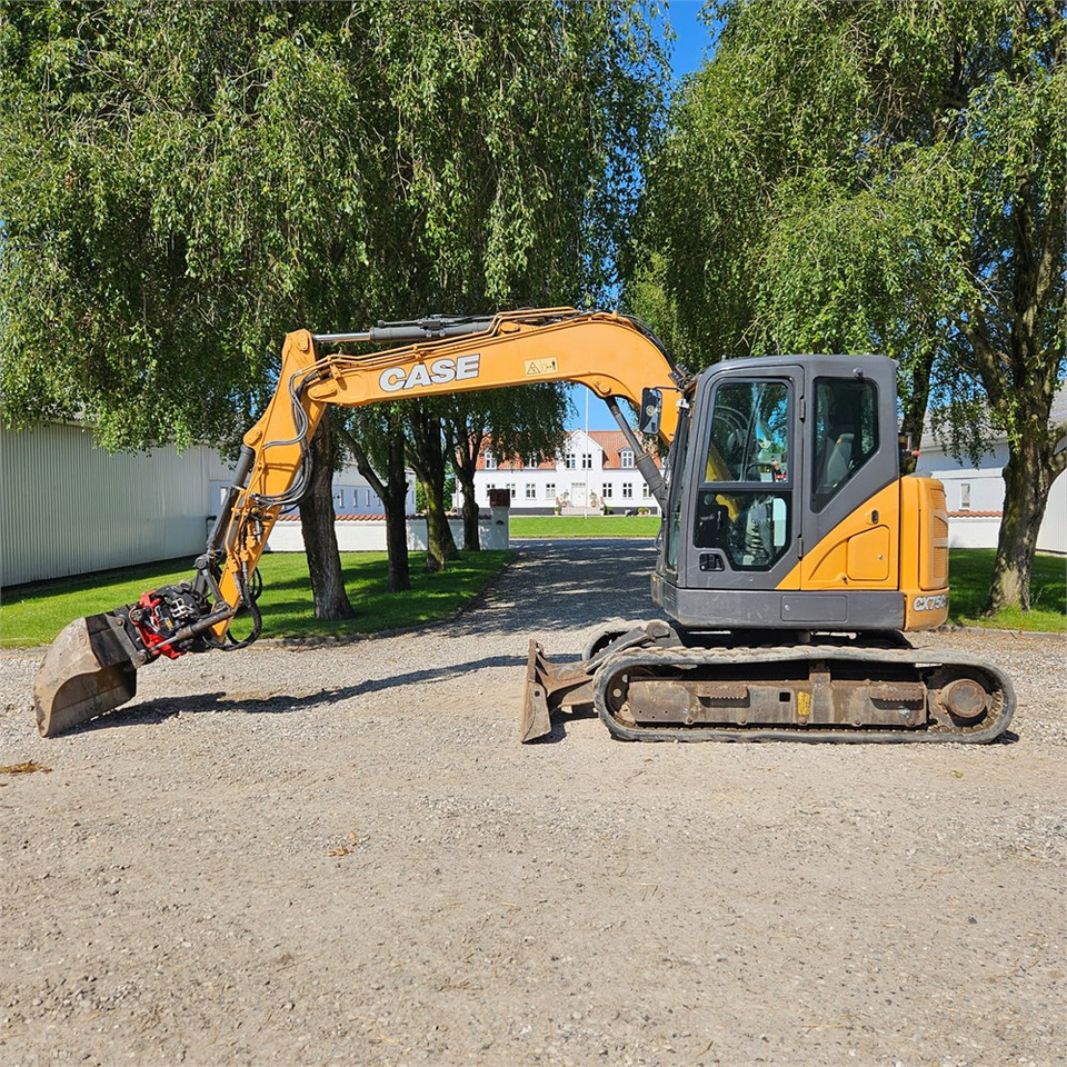 Case CX75C SR - Minikotró: 3 kép. Case CX75C SR - Minikotró: 3 kép.