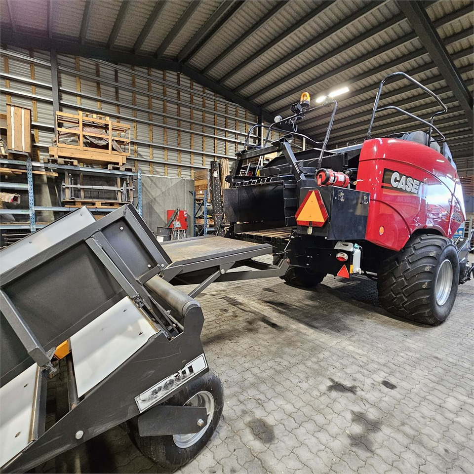 Case LB 434 R - Szálastakarmány betakarítás gépei: 4 kép. Case LB 434 R - Szálastakarmány betakarítás gépei: 4 kép.
