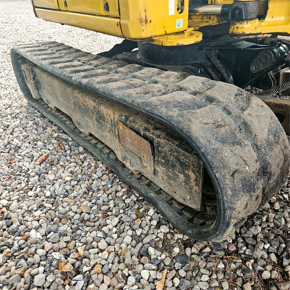 Minikotró Caterpillar 301.8: 41 kép.