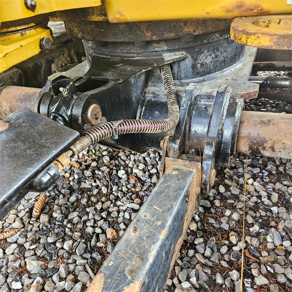Minikotró Caterpillar 301.8: 21 kép.