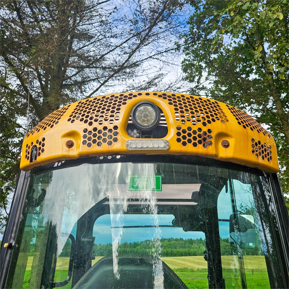 Minikotró Caterpillar 301.8: 40 kép.