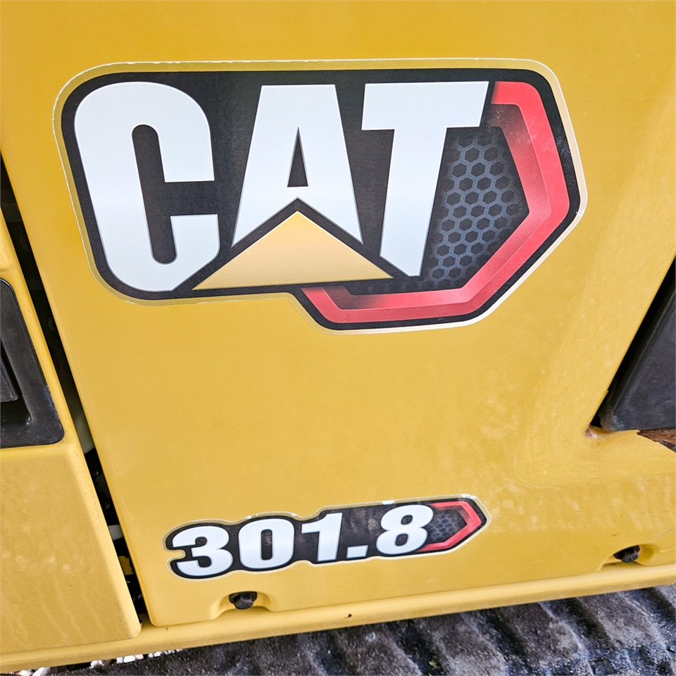 Minikotró Caterpillar 301.8: 38 kép.