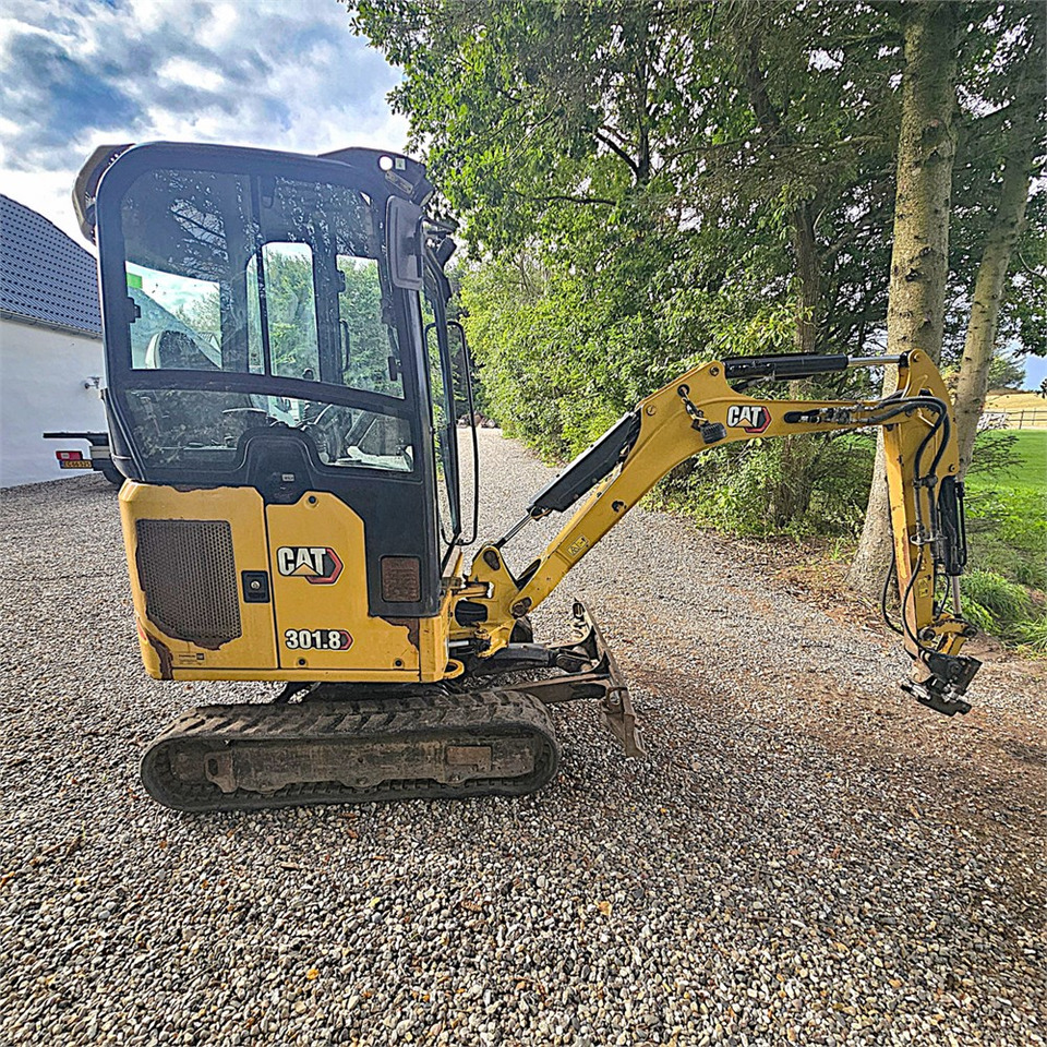 Minikotró Caterpillar 301.8: 6 kép.