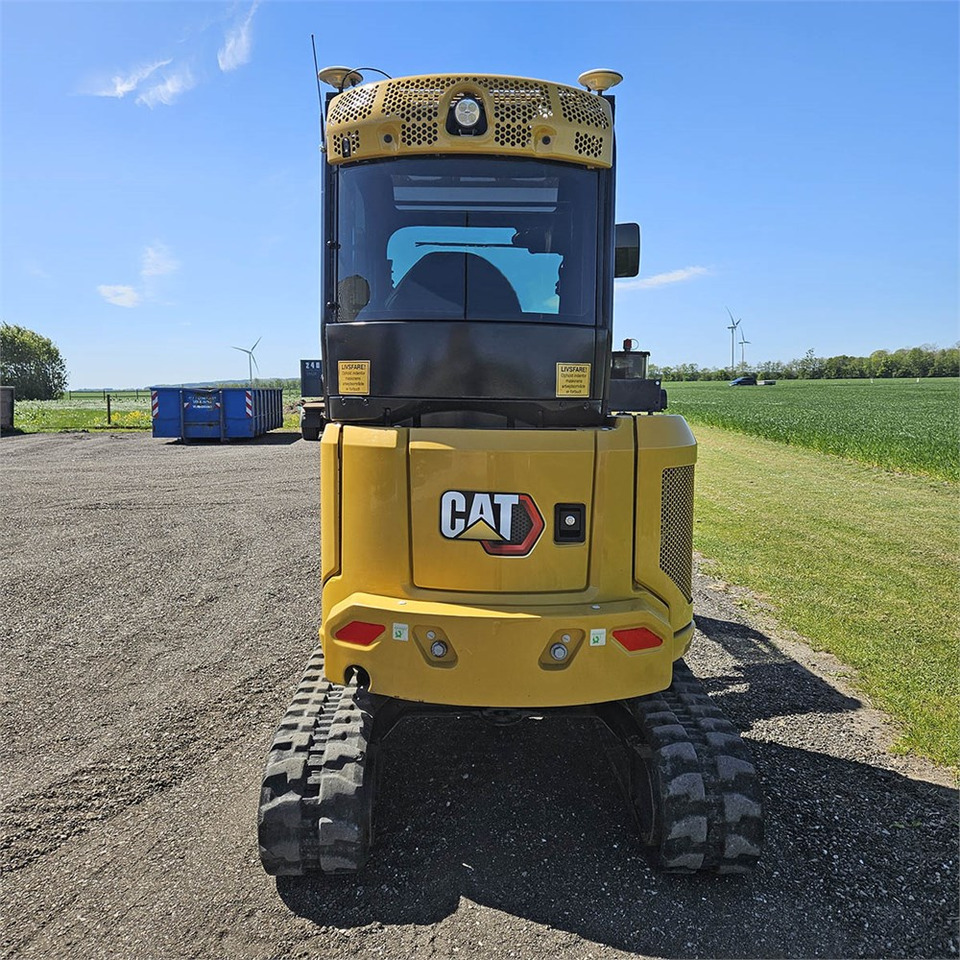 Caterpillar 302.7 CR - Minikotró: 4 kép. Caterpillar 302.7 CR - Minikotró: 4 kép.