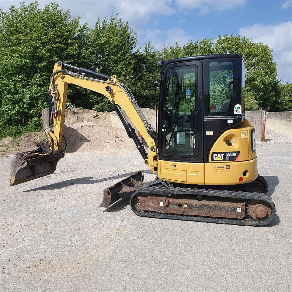 Caterpillar 303.5 E CR - Minikotró: 4 kép. Caterpillar 303.5 E CR - Minikotró: 4 kép.