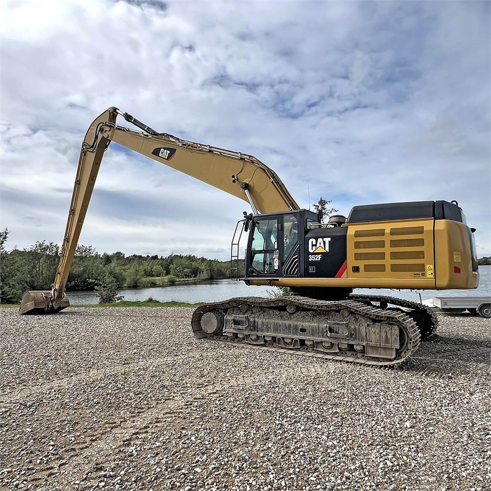 Caterpillar 352 F LRE - Lánctalpas kotró: 2 kép. Caterpillar 352 F LRE - Lánctalpas kotró: 2 kép.