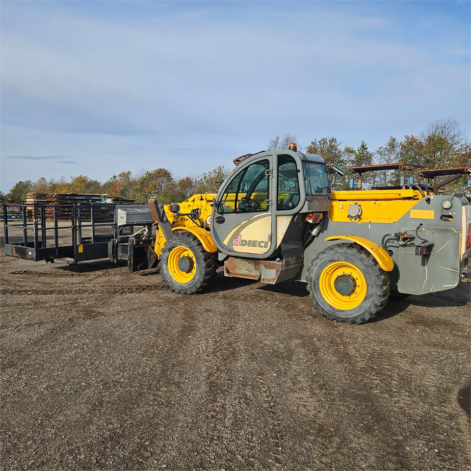 Dieci 40.17 Carus 178 - Teleszkópos rakodó: 4 kép. Dieci 40.17 Carus 178 - Teleszkópos rakodó: 4 kép.