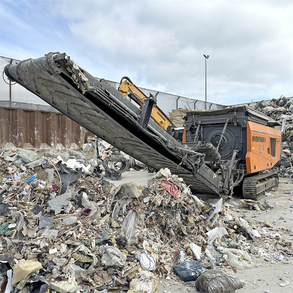 Doppstadt Inventhor 6 - Ipari aprítógép: 5 kép. Doppstadt Inventhor 6 - Ipari aprítógép: 5 kép.